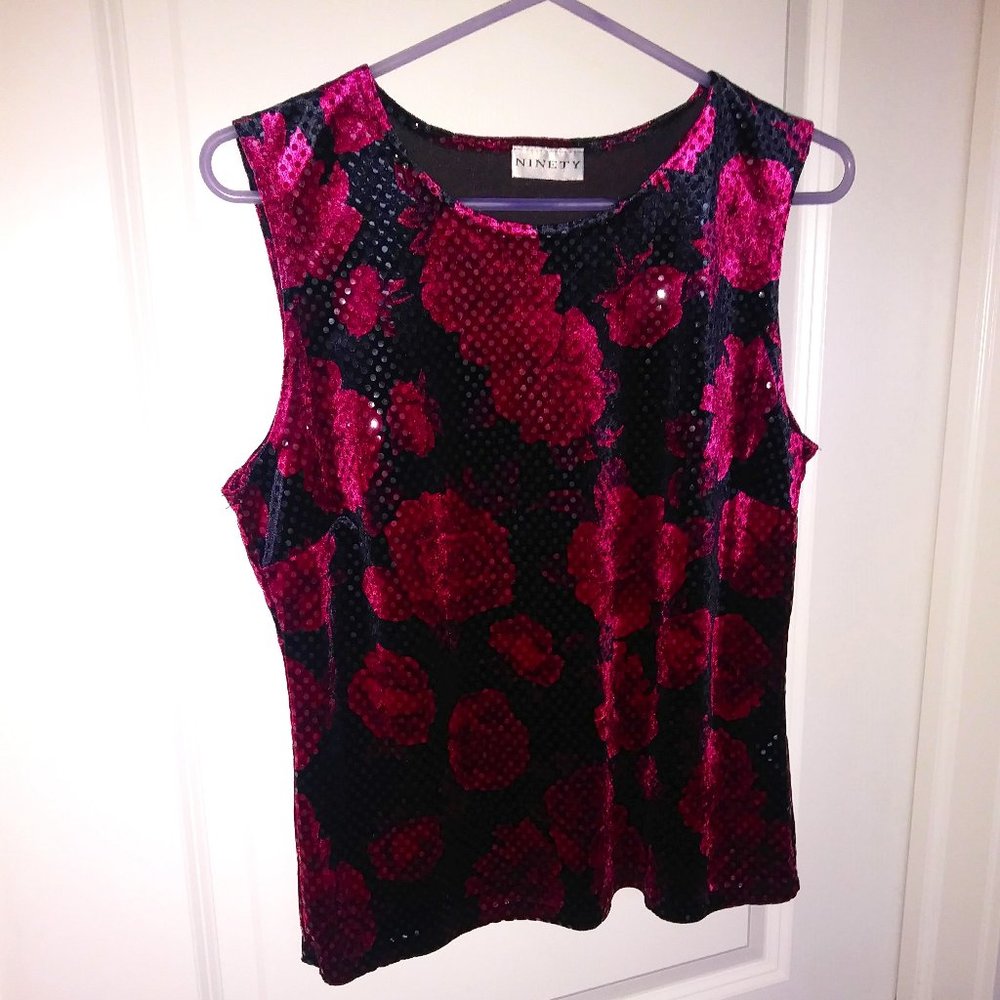 Ninety Black/Wine Flowers Velvet Top Sz M Like New